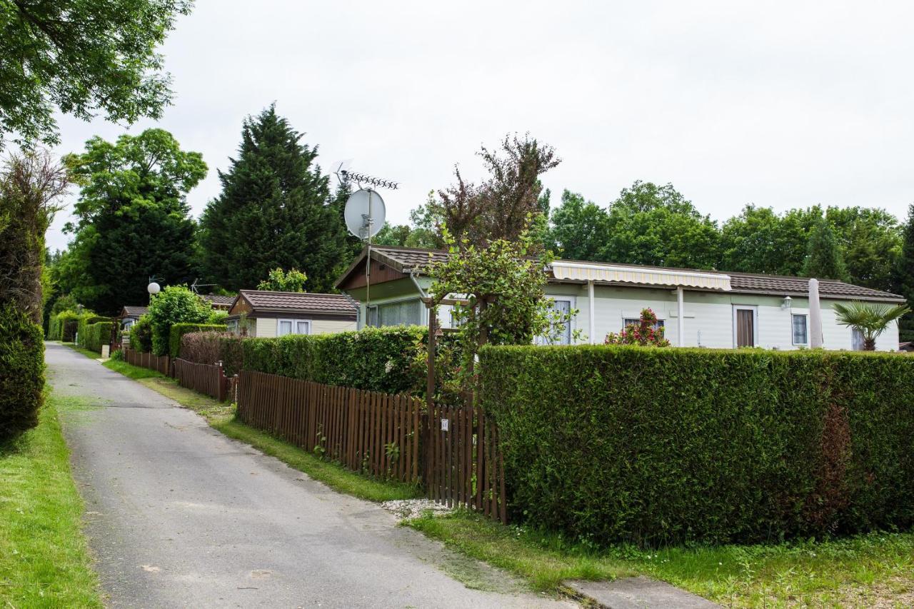 Camping Des Bondons La Ferte-sous-Jouarre Exterior photo